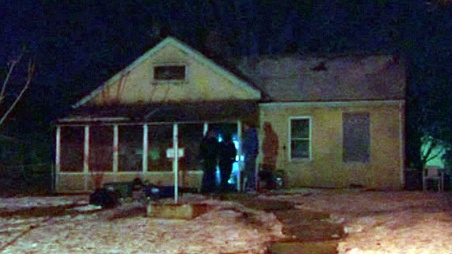 Police Rescue Family From Fire in Minnesota