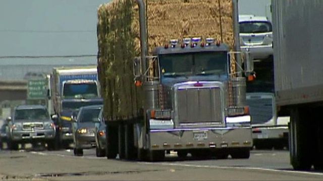 Feds Regulate Trucking Emissions for First Time