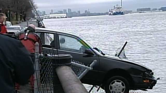Car Plunges into Hudson River