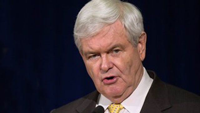 Perry drops out, picks Gingrich
