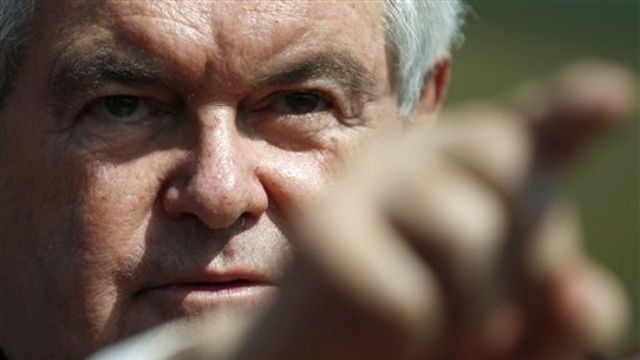 Gingrich not backing down from moon colony comments