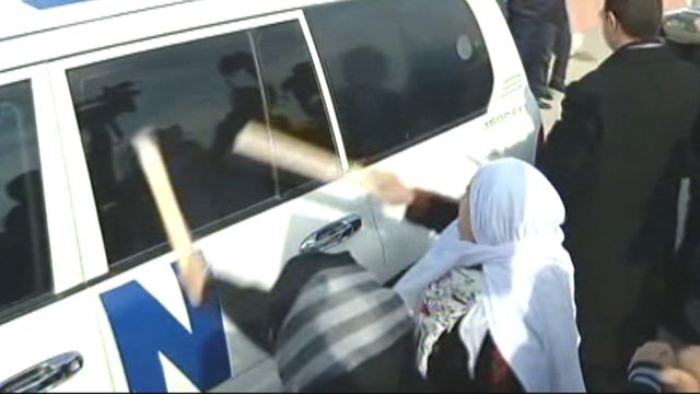 Angry mob attacks UN convoy with sticks in Gaza Strip