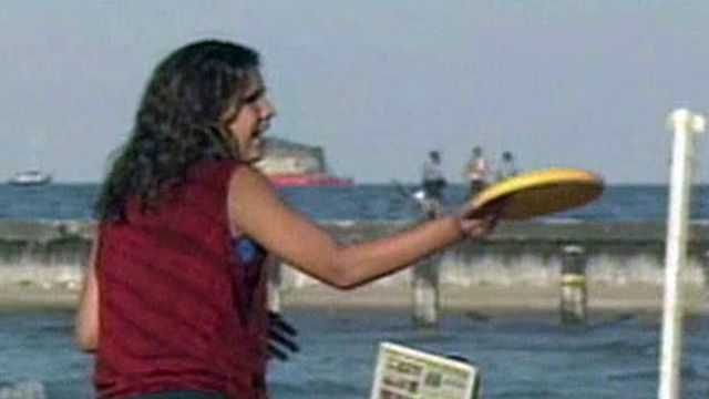 Frisbees, footballs banned from LA beaches