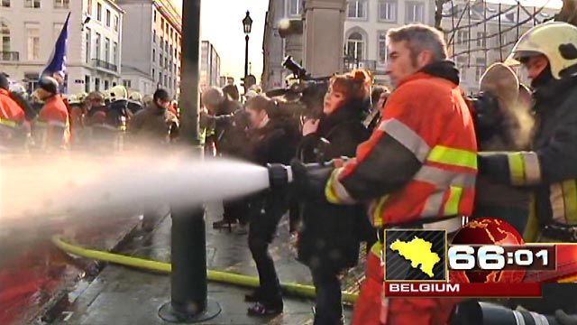 Around the World: Striking firefighters turn hoses on cops