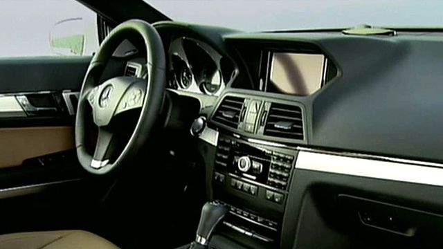 Carmakers urged to limit dashboard distractions