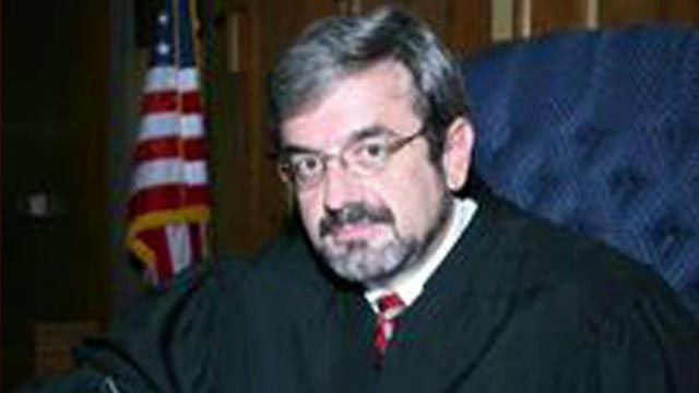 Judge under fire for pulling gun in court