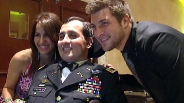 Wounded warrior meets Tebow