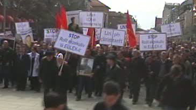 Around the World: Protests in Kosovo
