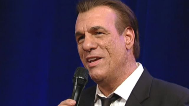 Robert Davi performs 'The Best is Yet To Come'