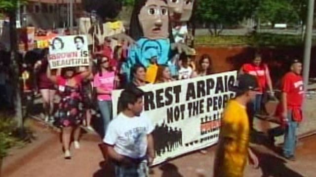 Hundreds rally against immigration policy in Arizona