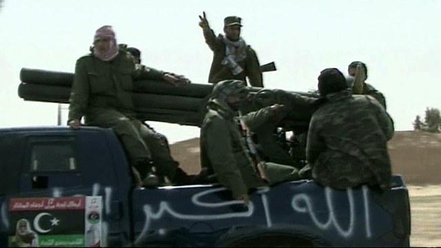 Qaddafi Loyalists Drive Back Libyan Rebels 