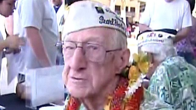 Arizona Memorial's oldest volunteer retires