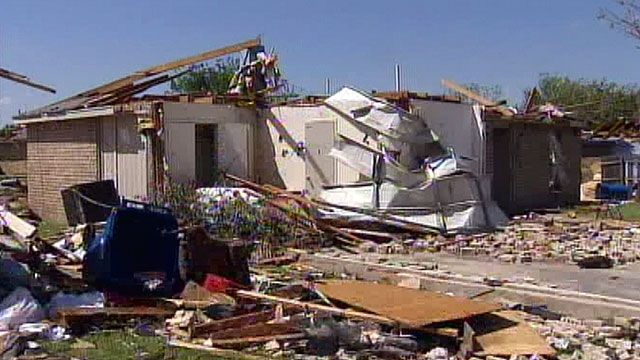 Tornadoes damage hundreds of homes in Texas