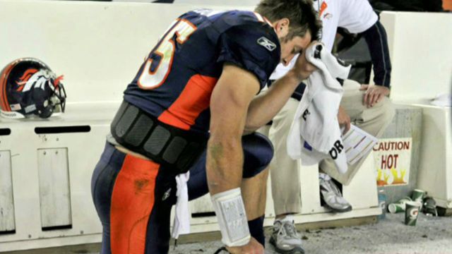 Tim Tebow draws thousands to Easter service in Texas