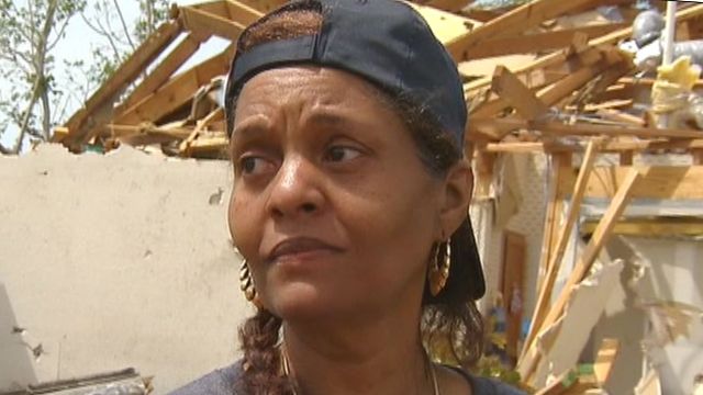 Texas tornado victims face emotional clean up