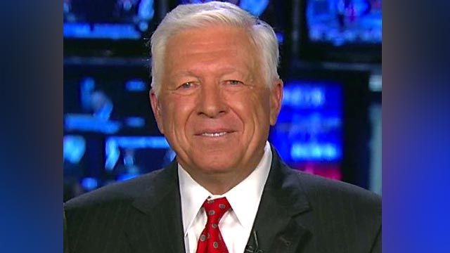 Foster Friess shifts his support to Romney
