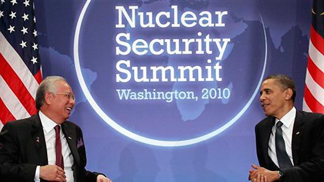 Obama Seeks Support at Nuclear Summit