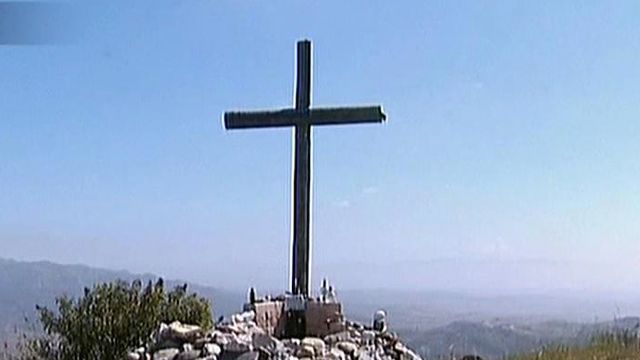 Atheists threaten lawsuit over crosses at Camp Pendleton