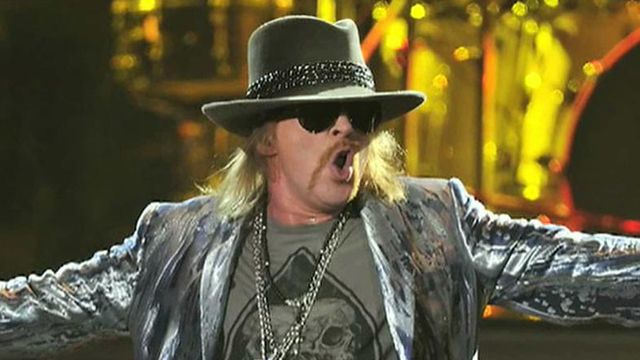 Axl Rose rejects Hall of Fame invite