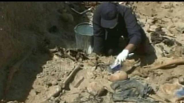 Around the World: Mass Grave Found in Iraq