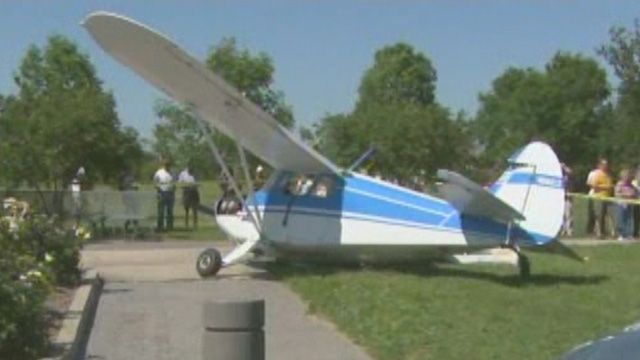 Small Plane Hits Minivan During Emergency Landing