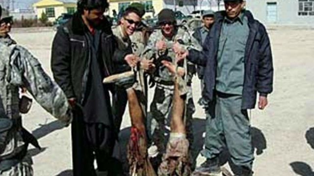 Report: US troops pose with body parts of Afghan insurgents