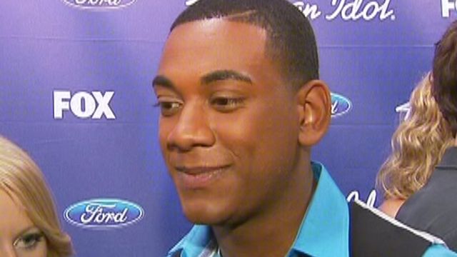 'Idol' contestants get star treatment, including stalkers