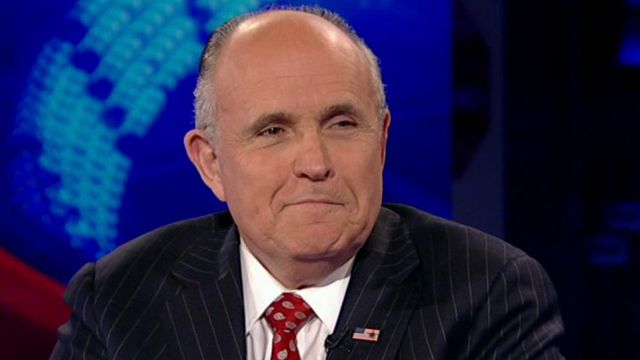 Giuliani throws his support behind Mitt Romney