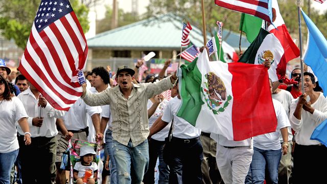 Number of unauthorized Mexicans in US falling?