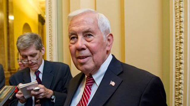 Lugar scrambling to win GOP Senate primary in Indiana