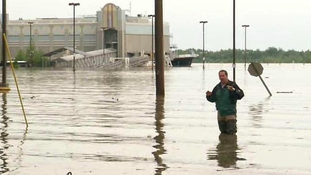 Water Levels Rising Dangerously in Midwest