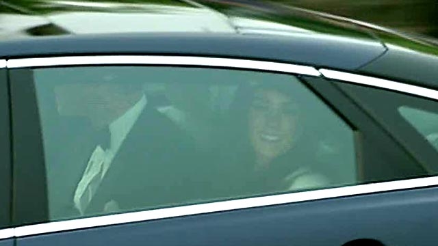 Newlyweds Head to Dinner Party at Buckingham Palace
