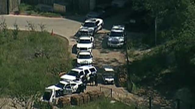 Hunt for Robbery Suspect at Dallas Zoo