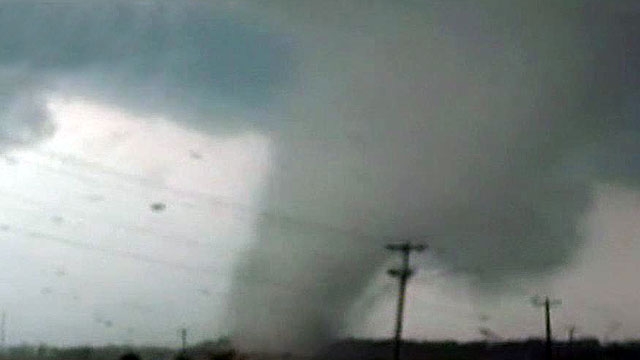 Storm Chaser Captures Stunning Tornado Video