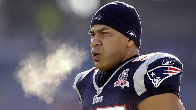 Keeping Score: Did concussions play role in Seau's death?