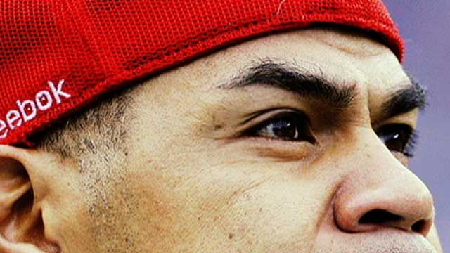 Seau's Family Reconsiders Donating His Brain