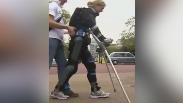 Paralyzed woman finishes marathon in bionic suit