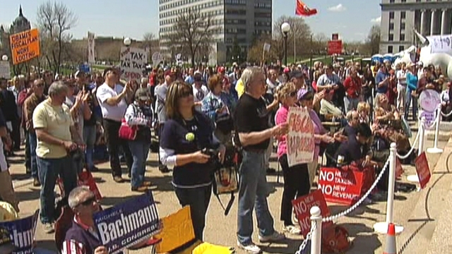 Hundreds Rally to Demand Government Cut Taxes, Slash Spending