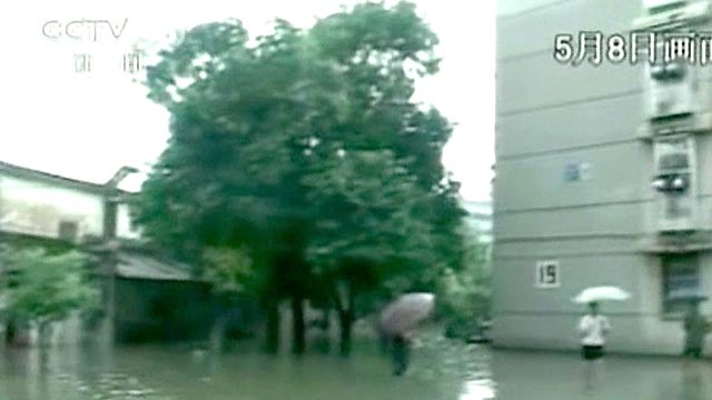 Around the World: Rain Triggers Flooding in China