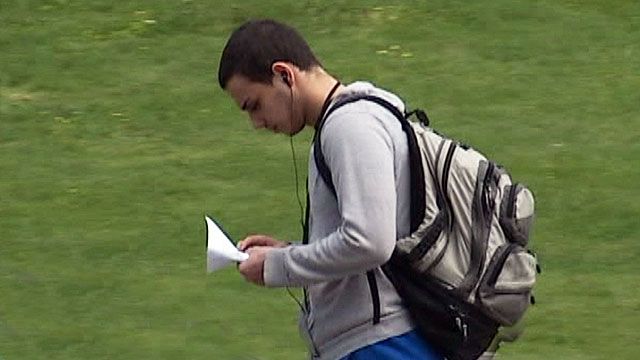 Texting while walking banned in New Jersey