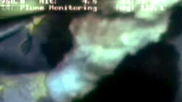 Stunning Underwater Video of Oil Leak