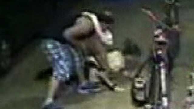 Video: Robber Punches Woman in the Face