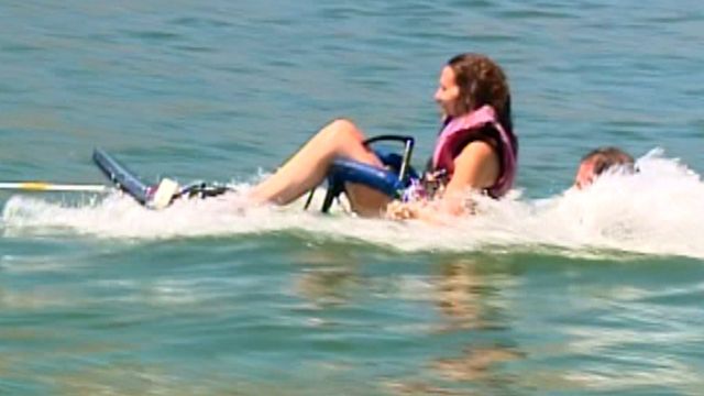 Paralyzed mom water skis