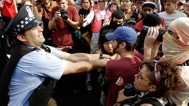 Media unfazed by violent Chicago protests