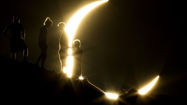 Rare eclipse crosses US, Asia