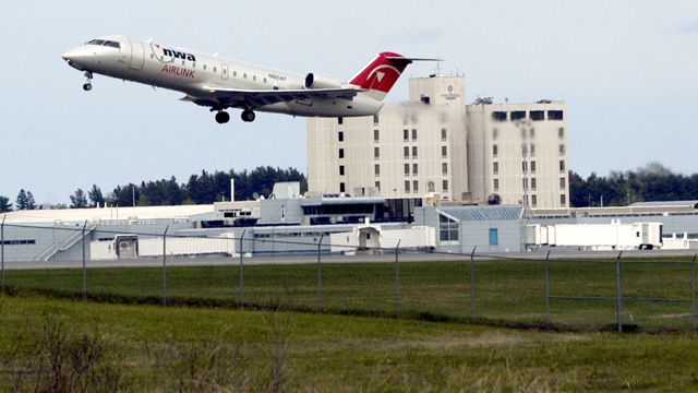North Carolina bound plane diverted to Bangor, Maine