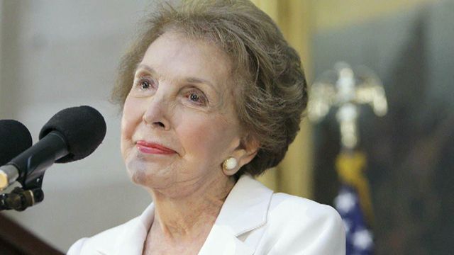Nancy Reagan recovering after breaking ribs
