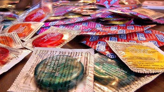 High school to offer condoms on prom night