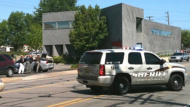 Employee witnesses hostage situation at real estate office 