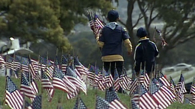 Boy Scouts Pay Tribute to Fallen Soldiers